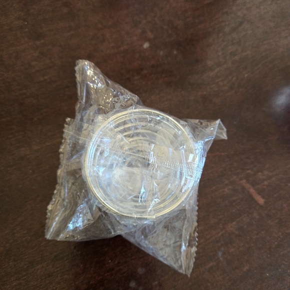 Makeup Sponge Holder (Free with Purchase) - Picture 2 of 2